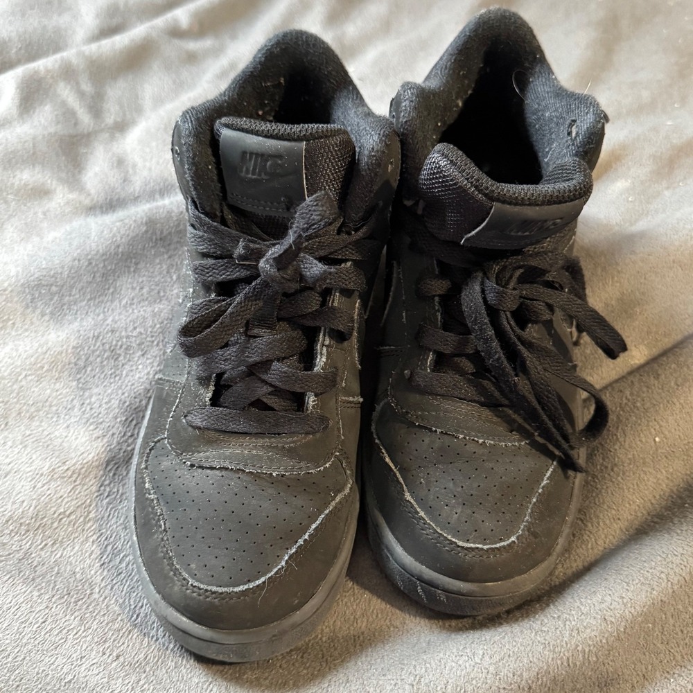 Nike Court Vision Mid Kids Black‎ Leather High Top Sneakers Size 4Y basketball